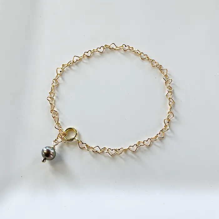 Bracelets Elisa Ilana Heart Chain Bracelet w Freshwater Pearl Accent Bracelets Elisa Ilana Heart Chain Bracelet w Freshwater Pearl Accent