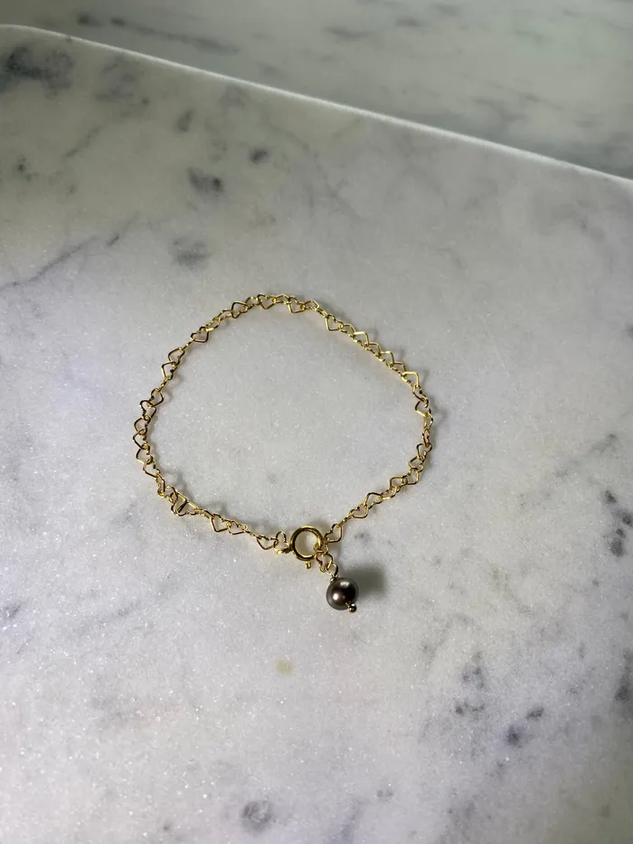 Bracelets Elisa Ilana Heart Chain Bracelet w Freshwater Pearl Accent Bracelets Elisa Ilana Heart Chain Bracelet w Freshwater Pearl Accent